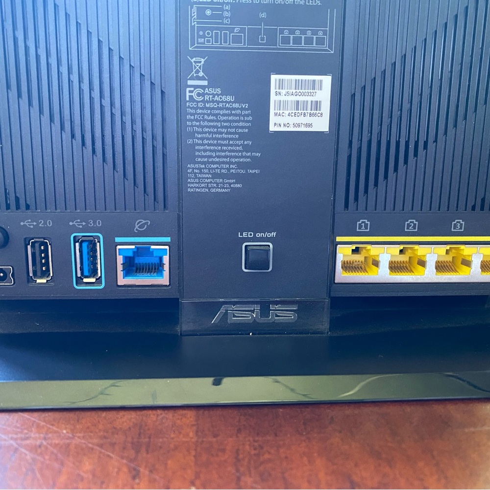 ASUS AC1900 Dual-Band Router - Picture 3 of 3